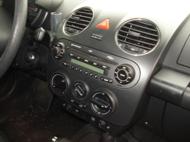 Volkswagen New Beetle 2006 photo 4