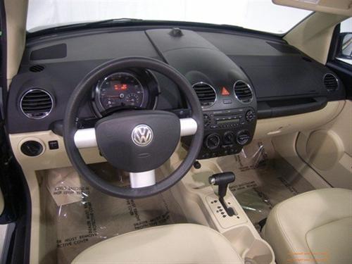 Volkswagen New Beetle 2006 photo 1