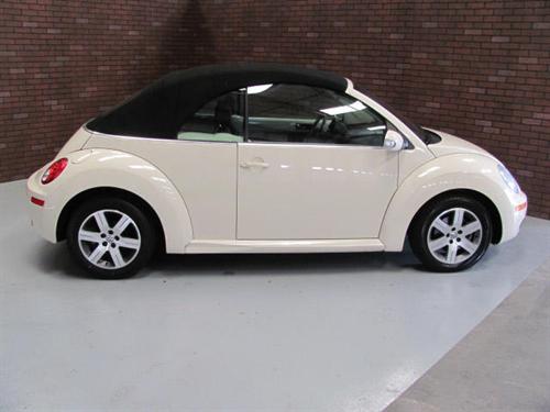 Volkswagen New Beetle 2006 photo 1