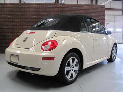 Volkswagen New Beetle 2006 photo 2