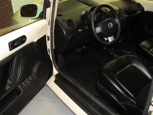 Volkswagen New Beetle 2006 photo 4