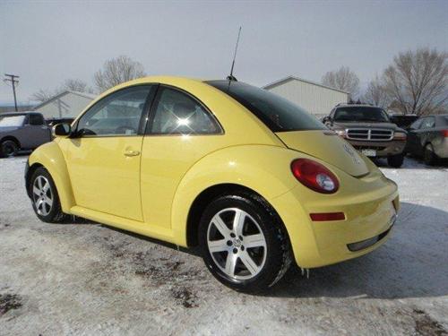 Volkswagen New Beetle 2006 photo 2