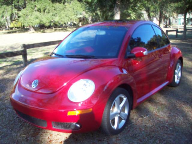 Volkswagen New Beetle 2006 photo 1
