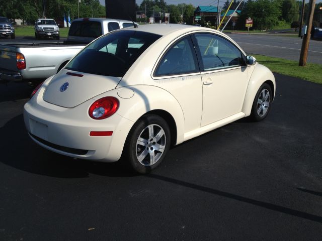 Volkswagen New Beetle 2006 photo 13