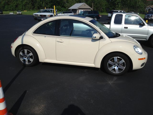 Volkswagen New Beetle 2006 photo 4