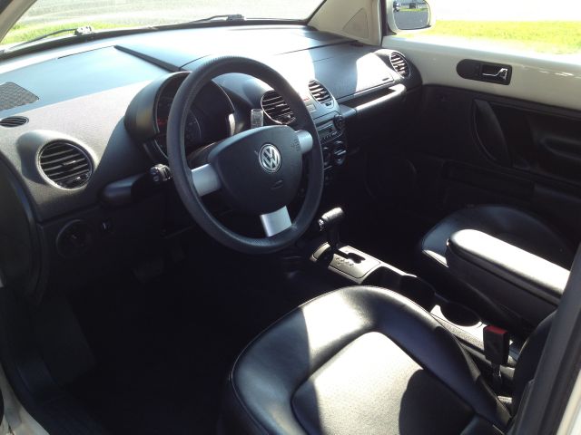 Volkswagen New Beetle 2006 photo 6