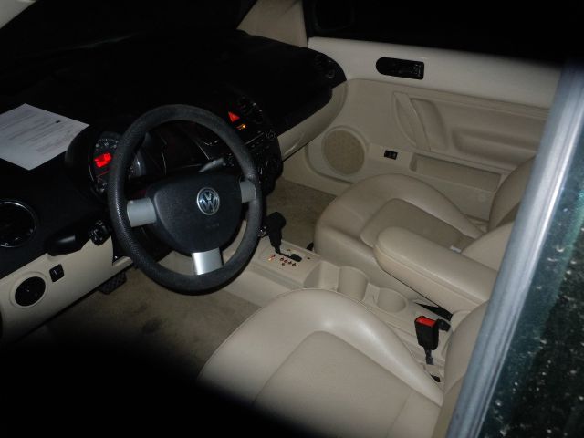 Volkswagen New Beetle 2006 photo 1