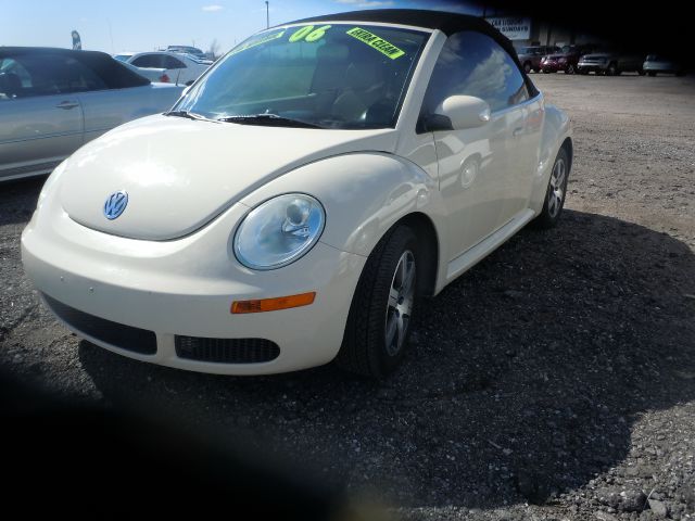 Volkswagen New Beetle 2006 photo 2