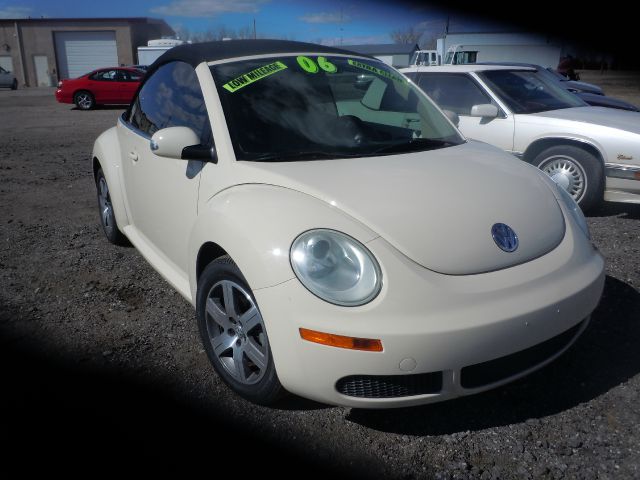 Volkswagen New Beetle 2006 photo 3