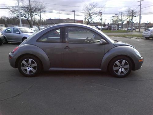 Volkswagen New Beetle 2006 photo 1