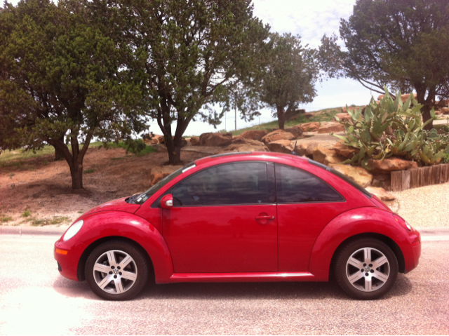 Volkswagen New Beetle 2006 photo 4