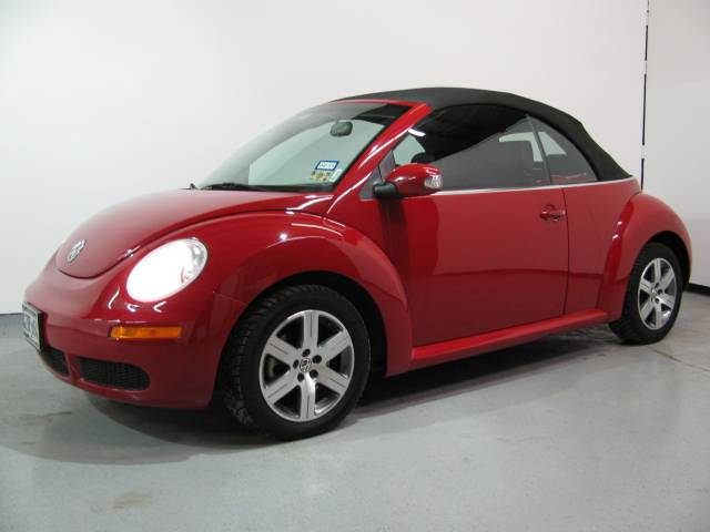 Volkswagen New Beetle 2006 photo 1