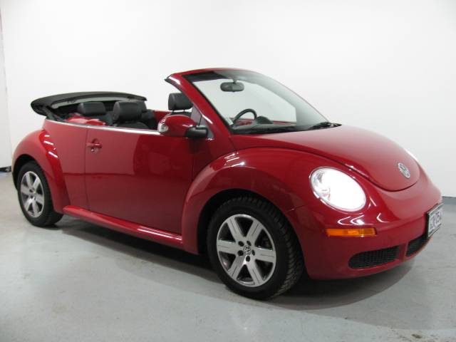 Volkswagen New Beetle 2006 photo 2