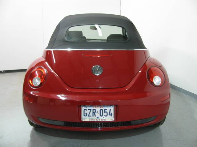 Volkswagen New Beetle 2006 photo 5