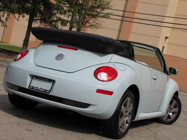Volkswagen New Beetle 2006 photo 2