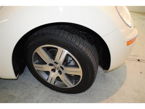 Volkswagen New Beetle 2006 photo 2