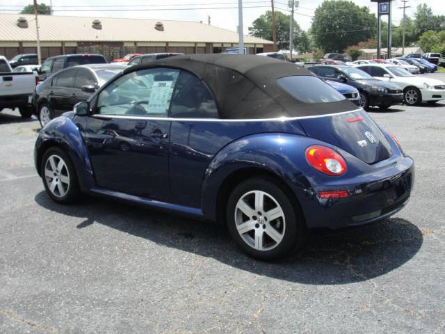 Volkswagen New Beetle 2006 photo 3