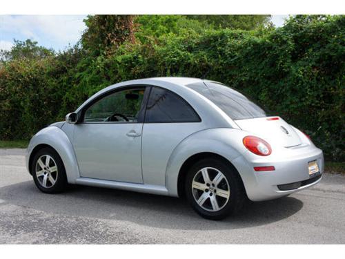 Volkswagen New Beetle 2006 photo 2