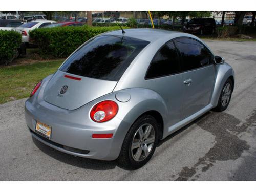 Volkswagen New Beetle 2006 photo 4