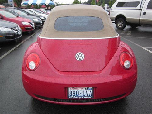Volkswagen New Beetle 2006 photo 2