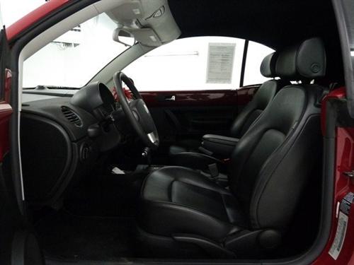 Volkswagen New Beetle 2006 photo 3