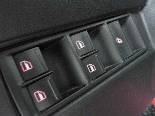 Volkswagen New Beetle 2006 photo 4