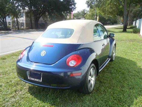 Volkswagen New Beetle 2006 photo 2
