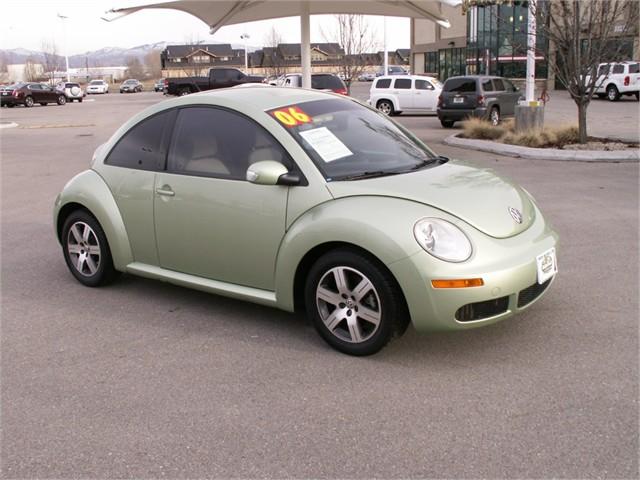 Volkswagen New Beetle 2006 photo 2