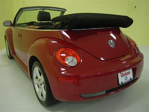 Volkswagen New Beetle 2006 photo 2