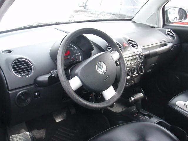 Volkswagen New Beetle 2006 photo 3