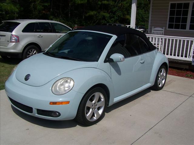 Volkswagen New Beetle 2006 photo 1