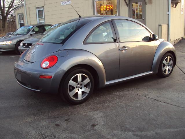 Volkswagen New Beetle 2006 photo 4