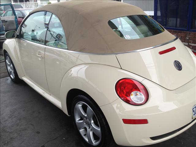 Volkswagen New Beetle 2006 photo 1