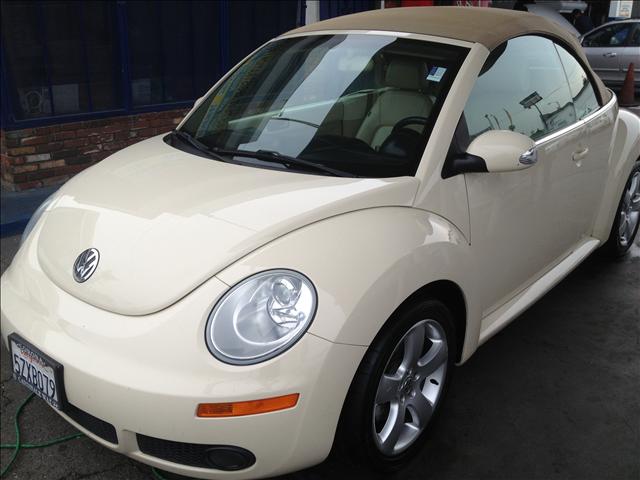 Volkswagen New Beetle 2006 photo 2
