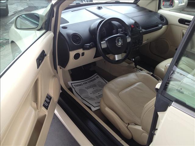 Volkswagen New Beetle 2006 photo 3