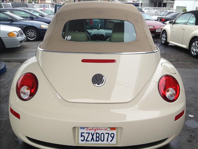 Volkswagen New Beetle 2006 photo 5