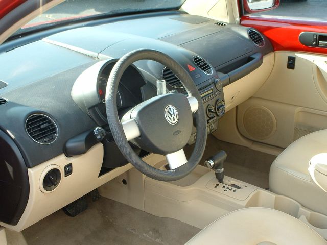 Volkswagen New Beetle 2006 photo 1