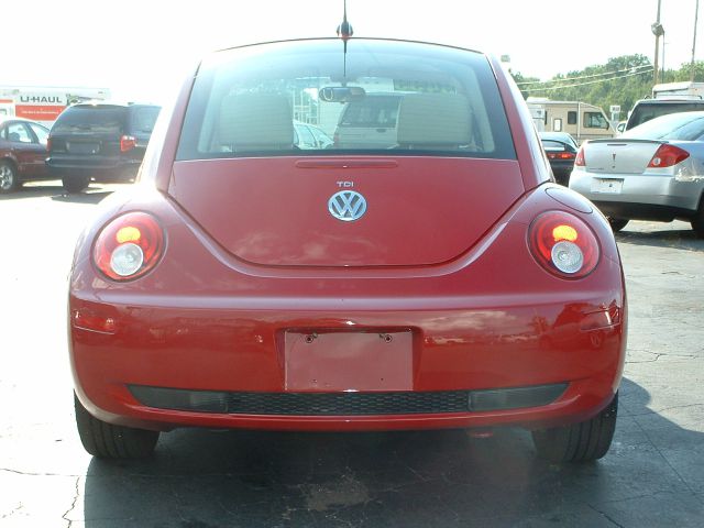Volkswagen New Beetle 2006 photo 3