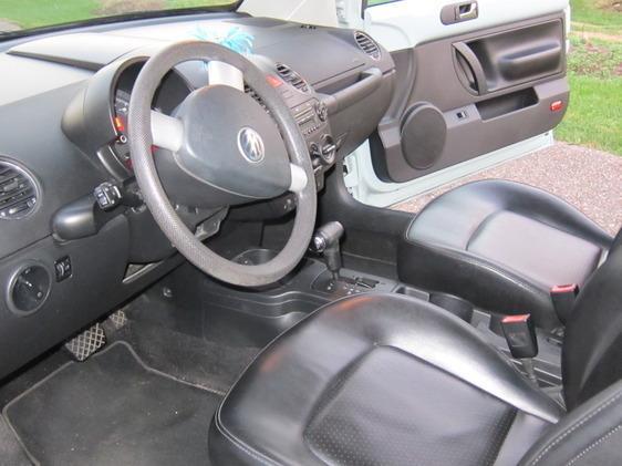 Volkswagen New Beetle 2006 photo 2
