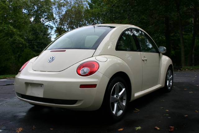 Volkswagen New Beetle 2006 photo 4