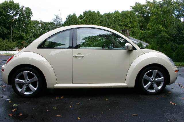 Volkswagen New Beetle 2006 photo 5