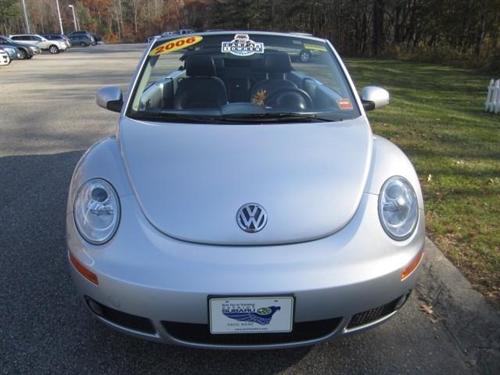 Volkswagen New Beetle 2006 photo 2