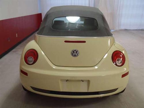 Volkswagen New Beetle 2006 photo 1