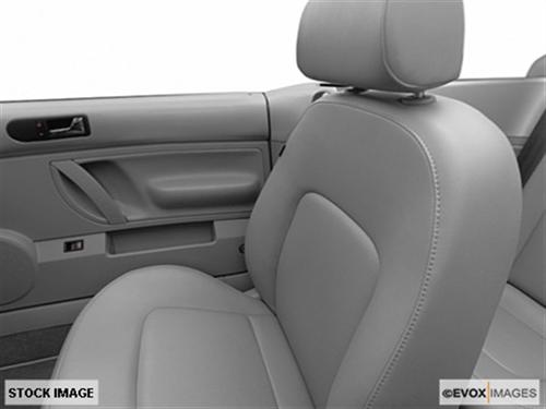 Volkswagen New Beetle 2006 photo 3