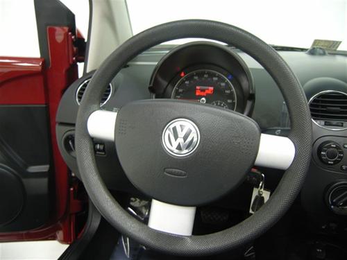 Volkswagen New Beetle 2006 photo 2