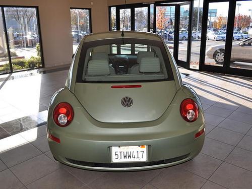 Volkswagen New Beetle 2006 photo 3