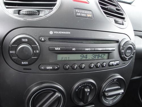 Volkswagen New Beetle 2006 photo 1