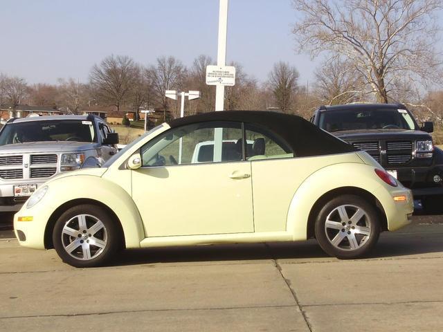 Volkswagen New Beetle 2006 photo 1