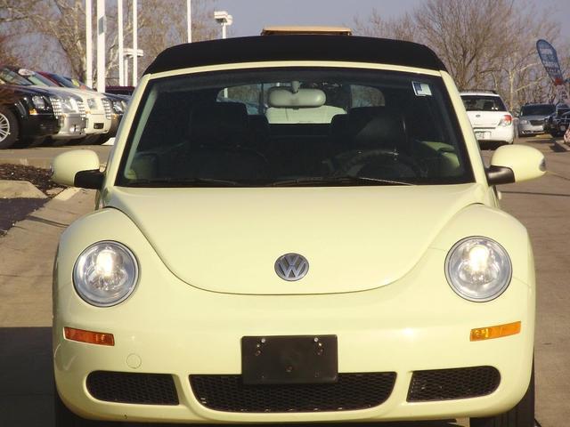 Volkswagen New Beetle 2006 photo 3