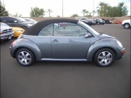 Volkswagen New Beetle 2006 photo 2